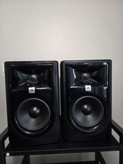 JBL 305P Studio Monitors