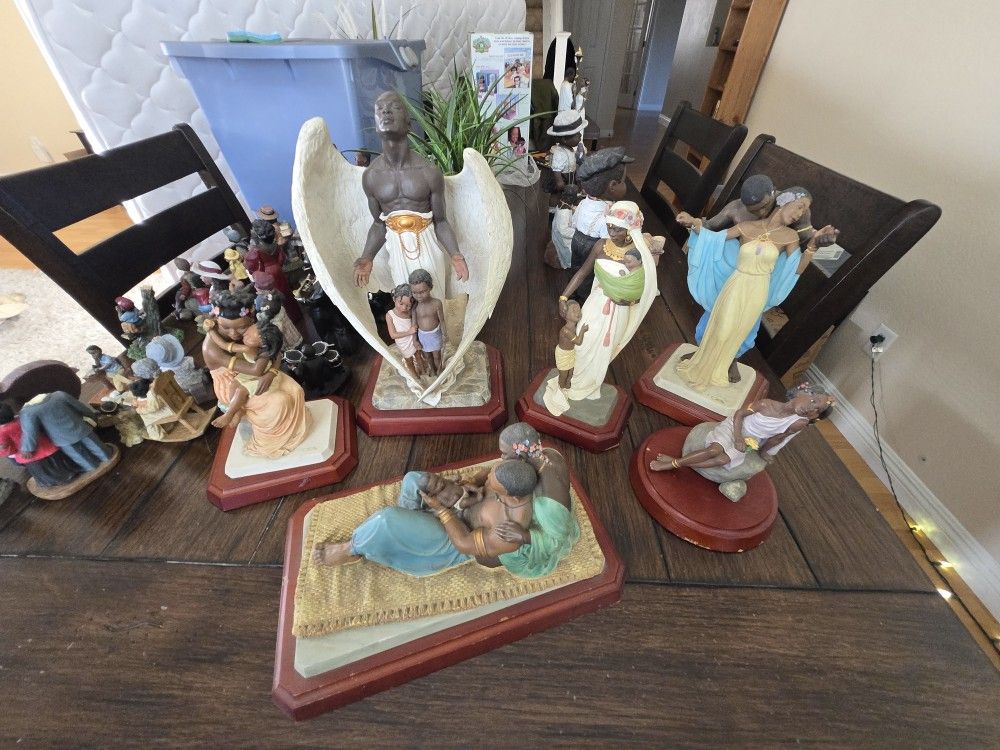 Thomas Blacks hear Figurines Ebony Visions