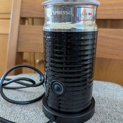 Nespresso Aeroccino 3 Milk Frother - Black