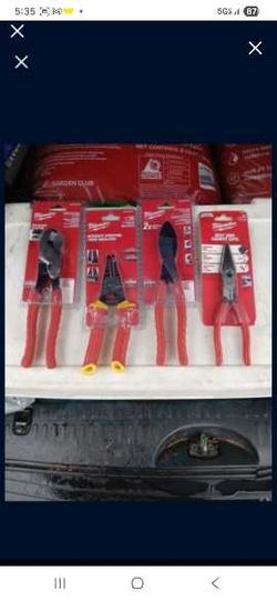 Milwaukee Electrician Tools
