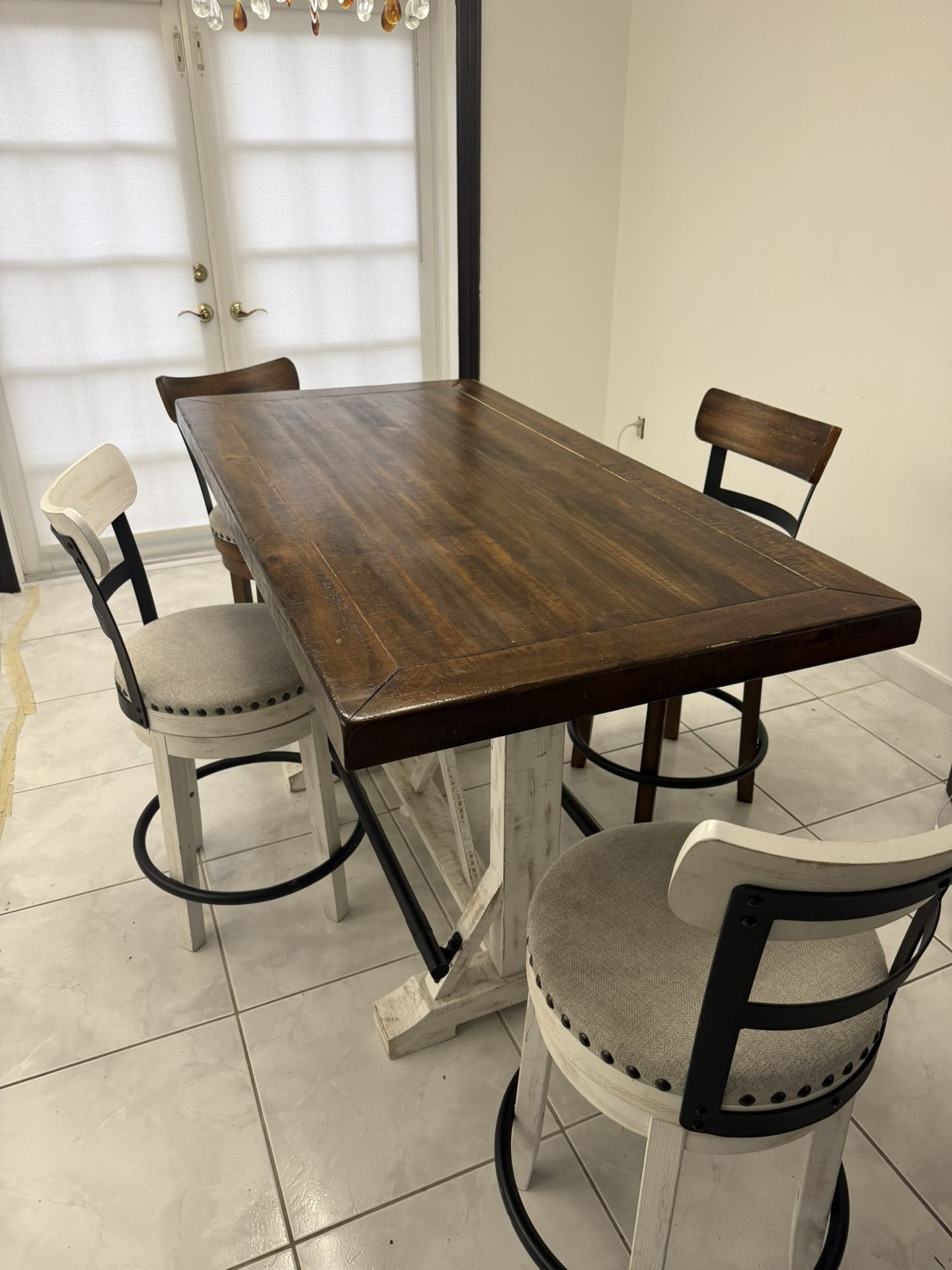 Dinning Table 4 Stools