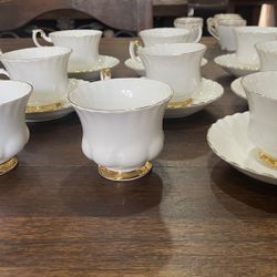 Antiguo  Juego  De Te blanco Con Dorado 