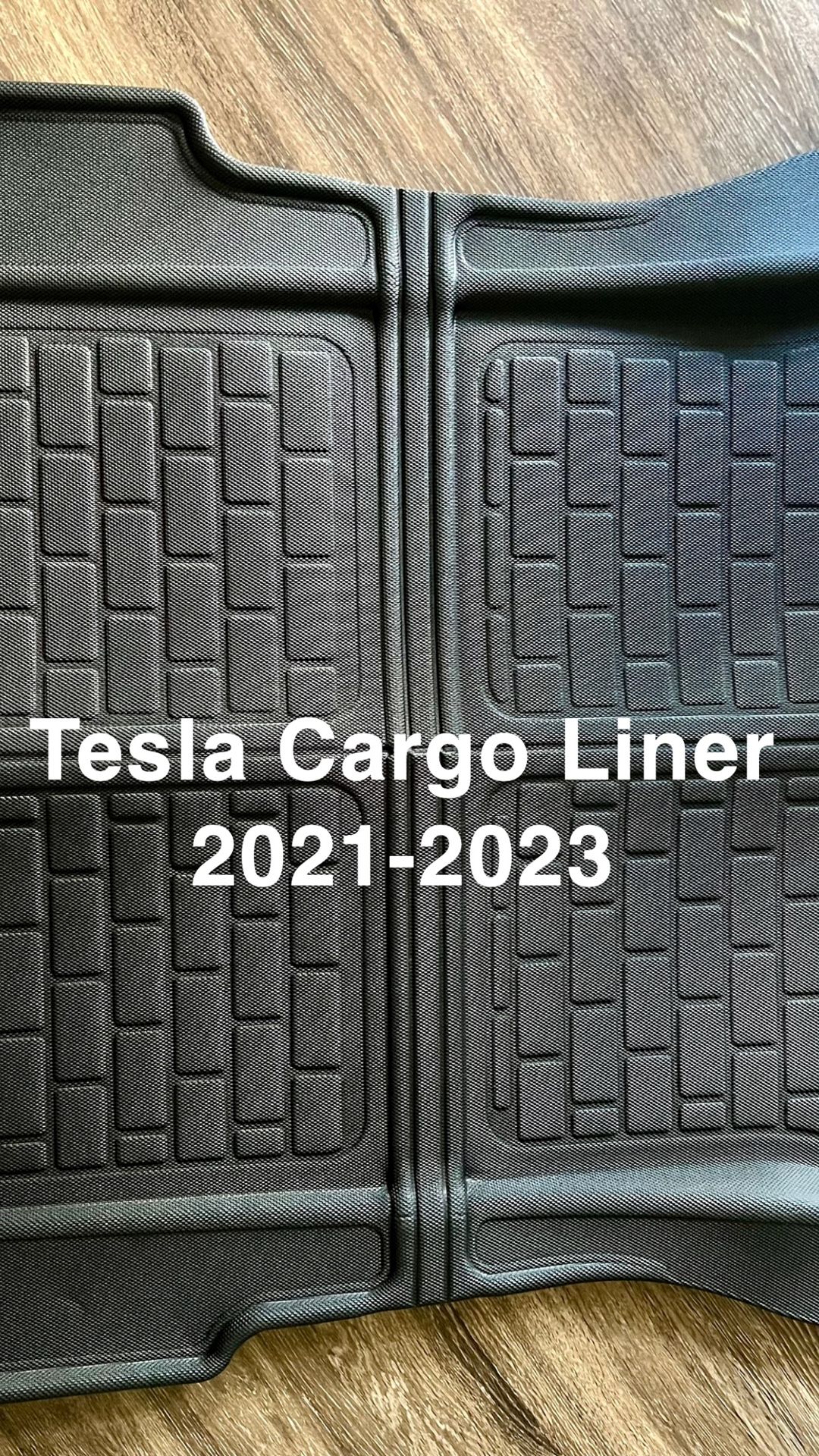 TESLA CARGO LINER. NEW