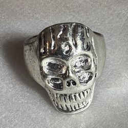 Silver Vintage Skull Ring - $10