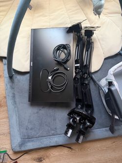 Dual monitor arms