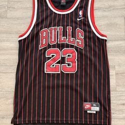 VINTAGE Nike Chicago Bulls Michael Jordan 23 NBA Jersey Black Red Stripe XL 90s