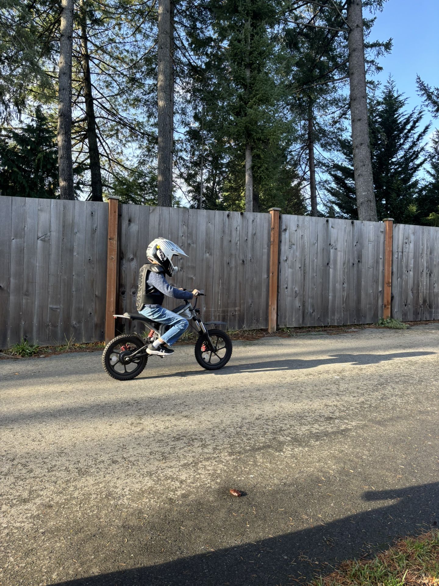 M16 GoTrax Youth Electric dirt bike and gear