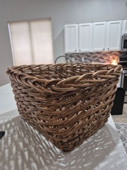 XL Wicker Basket For Blankets/Throws