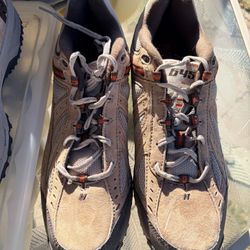 2 Pairs of Men’s New Balance Hiking Shoes - Size 13