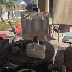 Lights  Cheap No Use Anymore  Have 6 Of Them