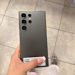 SAMSUNG S24 ULTRA UNLOCKED 256GB 