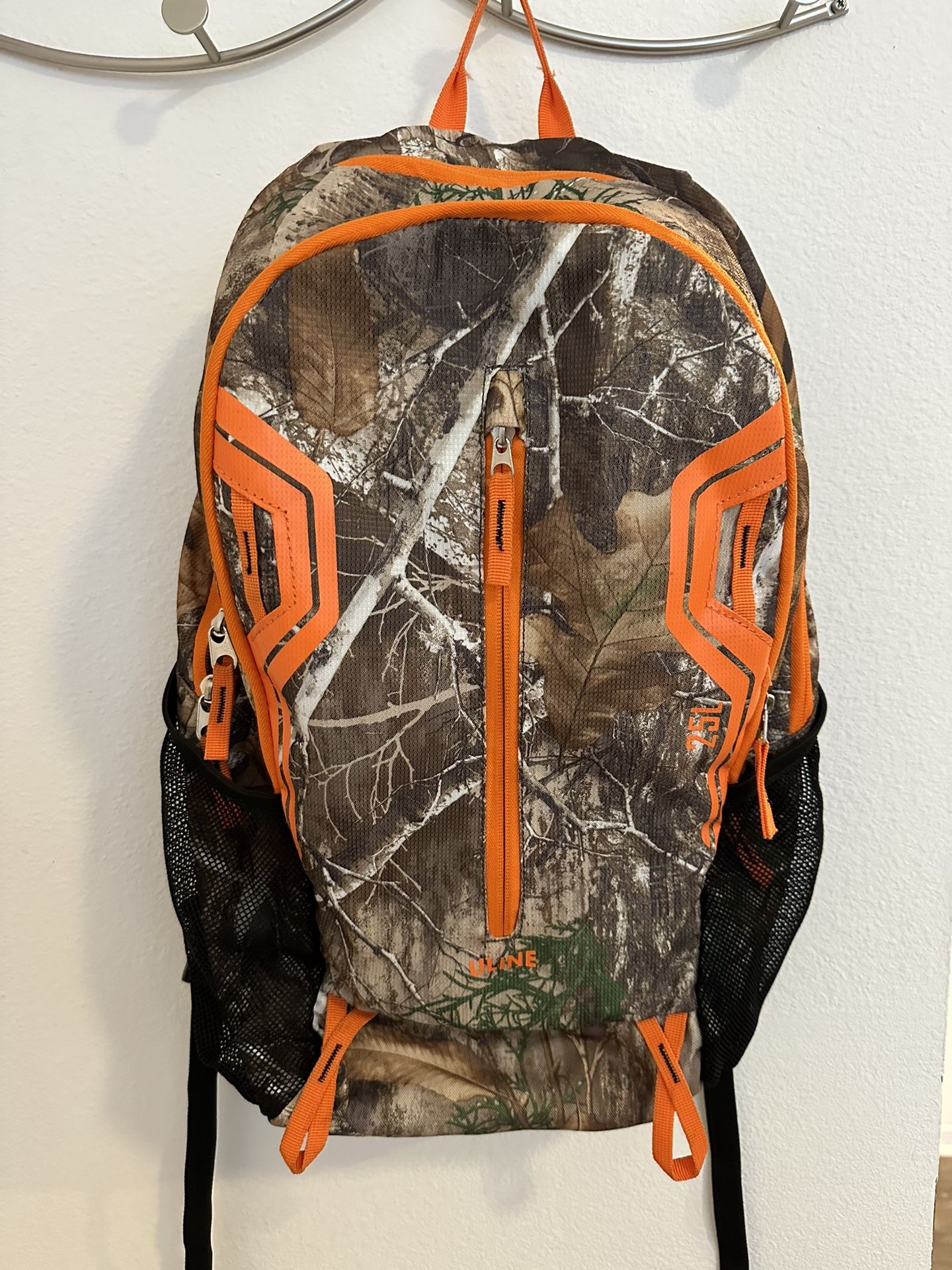 Uline 25L Sports Backpack Camo/Orange