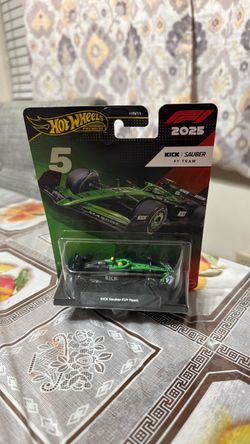 Hot Wheels Premium F1 2025 Kick Sauber