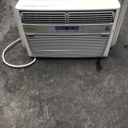 Very Nice Frigidaire Air Conditioner 