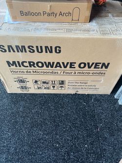 Samsung 2.1 cu. ft. Over-the-Range Microwave with Wi-Fi and SmartThings