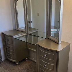 Was $300 NOW: $225 - Silver Vanity Dresser w/ Full Mirror + Jewelry Organizer – Beautiful Set