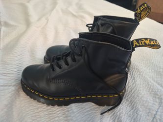 Dr. Martens AirWair Black Leather Boots SIZE 10 US M $75