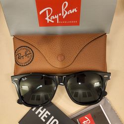 Ray-Ban Classic Wayfarer Sunglasses 