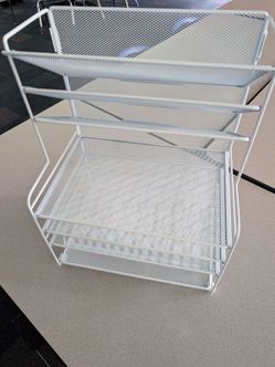 Desk organizer