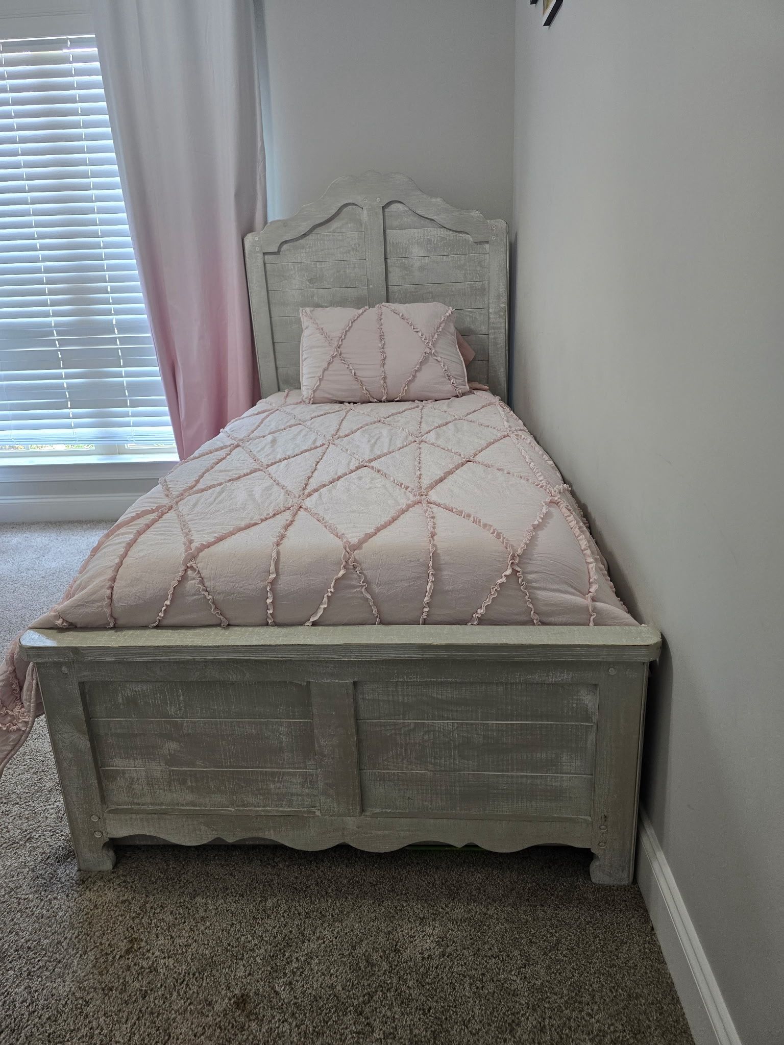 Beautiful Girl’s Bedroom Set – Bed, Dresser, Nightstand + Trundle & Mattress