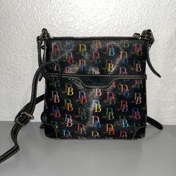 Dooney And Bourke Purse 