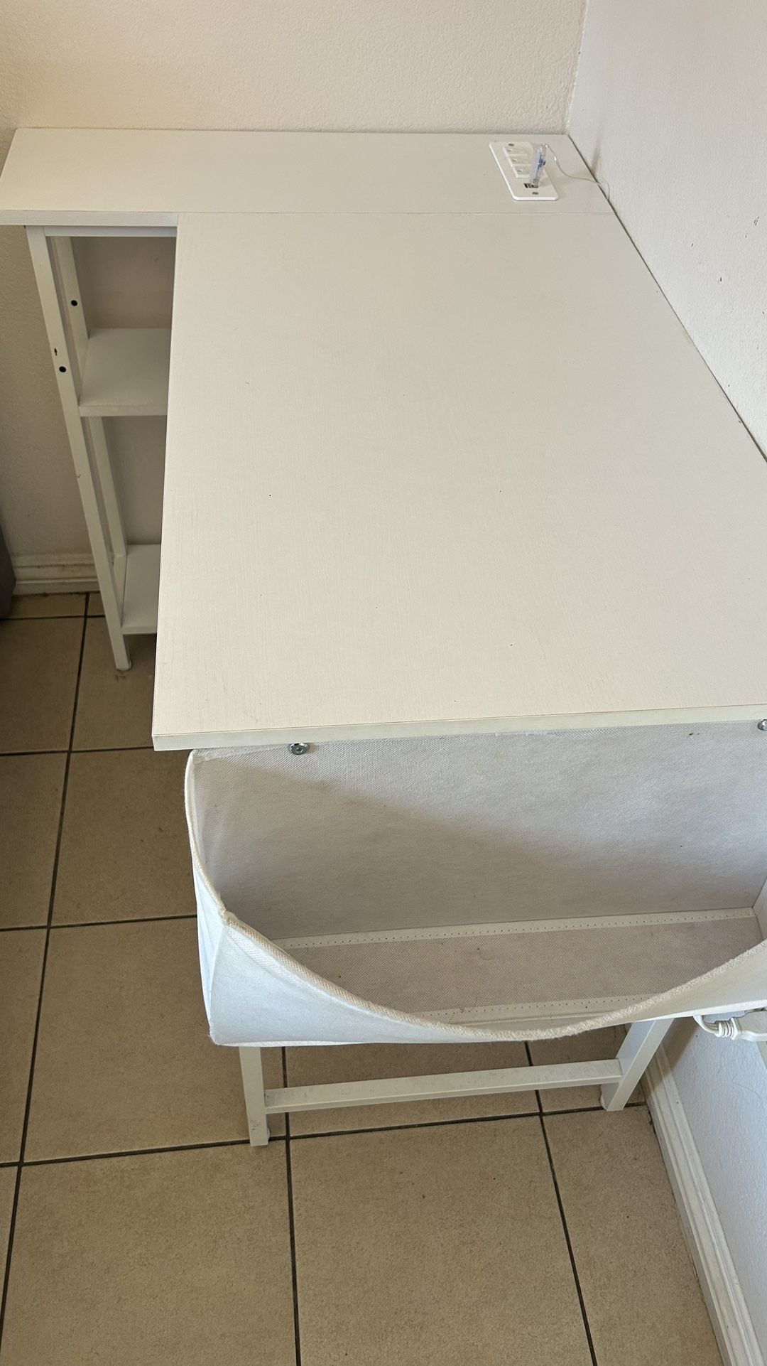 L Shaped Desk With USB