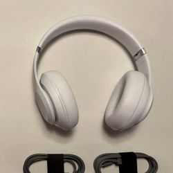 Beats Headphones W-charger And Case