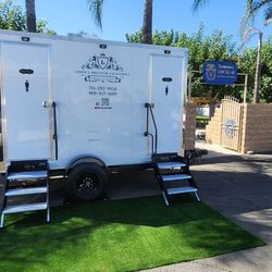 Luxury✨️Restrooms🚻trailer