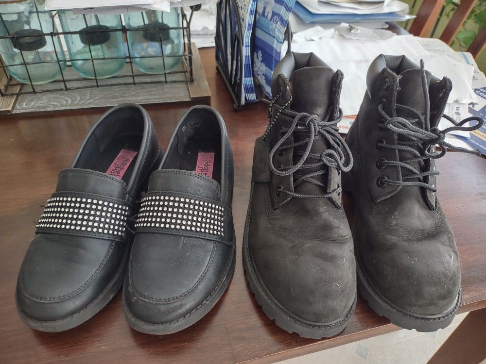 Girls Shoes (Size 2)