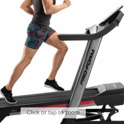  ProForm Pro 5000 Smart Treadmill with 14” HD Touchscreen Display and 30-day iFIT Family Membership - Black