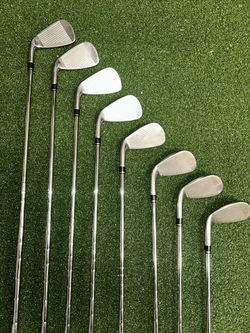 Wilson Staff D9 Iron Set
