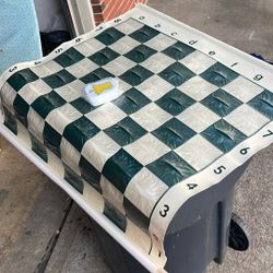 Hanging chessboard with cardboard, insert pieces