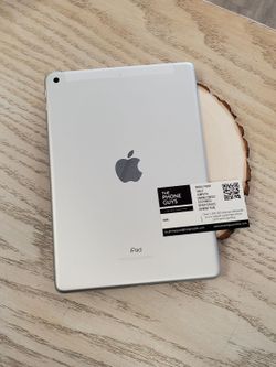 iPad 6th Gen 9.7" (WiFi) 32GB Silver - 90 day warranty included!