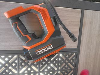 Inflador de llantas RIDGID R87044 solo la erramienta no  pila
