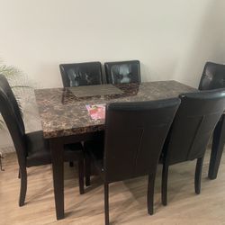 Table +6 Chairs