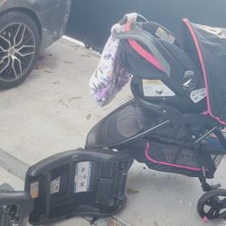 Carreola con porta bebes y dos bases para carro