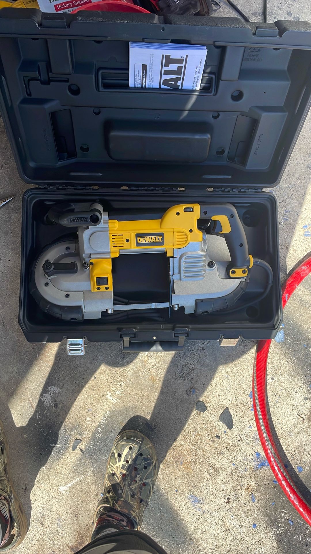 New 10 Amp Dewalt Bandsaw