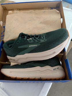 NEW - Brooks Ghost Max 2 - Men Size 11