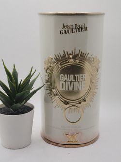 Jean Paul Gaultier
 
Gaultier Divine Eau de Parfum

3.4 fl (SEALED, DAMAGE CAN) ⭐️