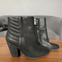 Almost New, Vince Camuto Boots SZ. 6.5
