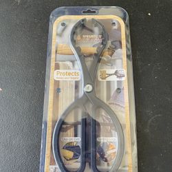 Kindle Safe Gripper For Firewood 