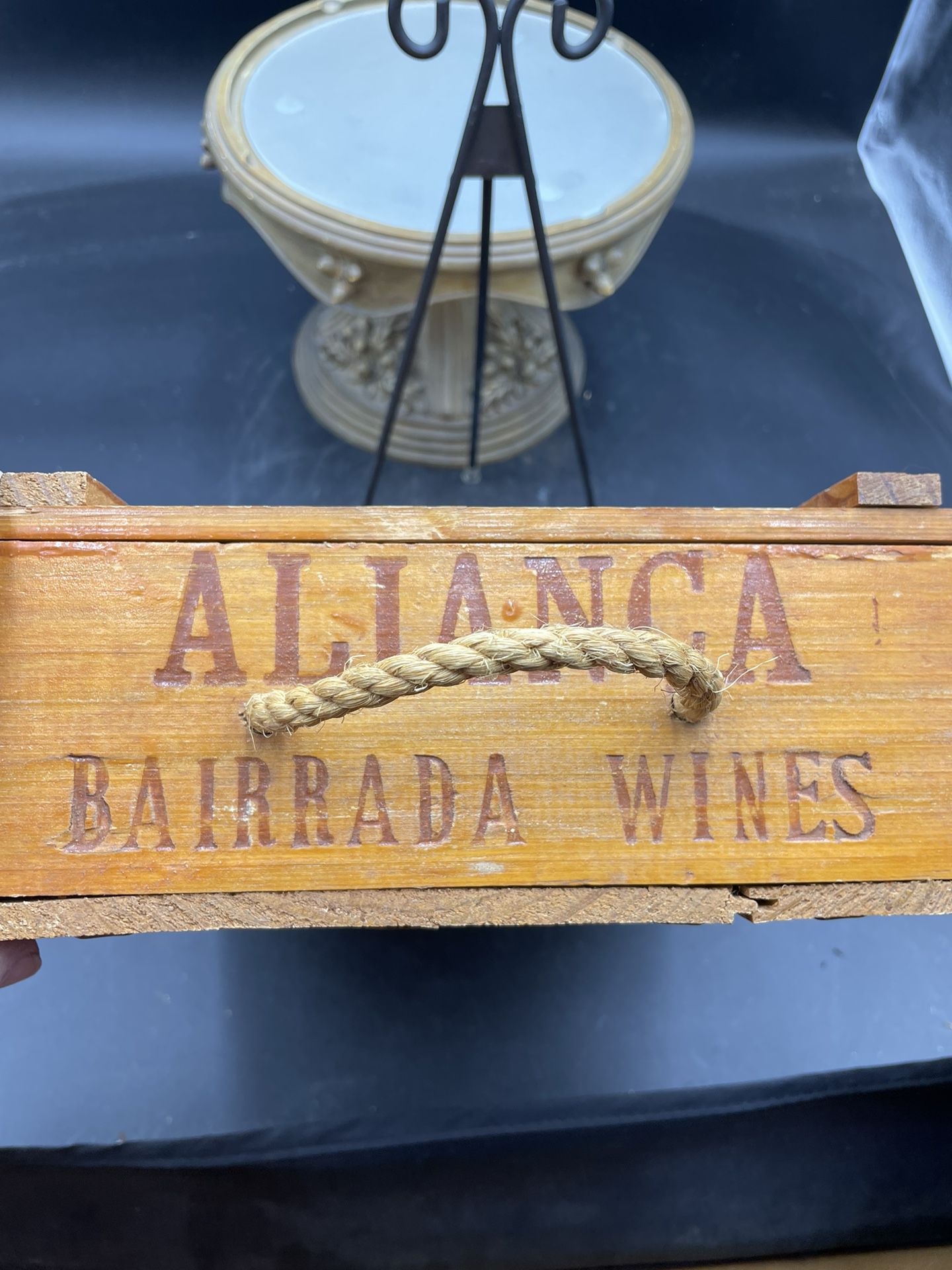 Vintage Wine Crate Wooden Box Caves Alianca Portugal Wine Caddy Shipping w.  LId