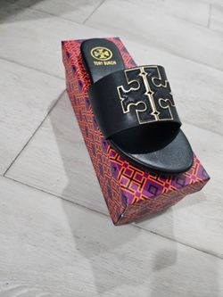 Tory burch sandals size 6'5
