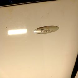 Whirl Pool Refrigerator 