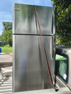 Stainless steel fridge 100