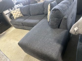 Grey sectional sofa good condition 115”-76”