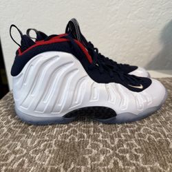 Nike air Foampoites Olympic Size 4Y New