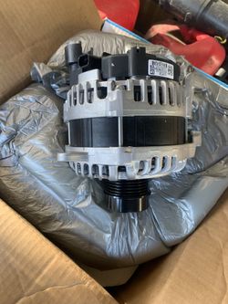 I’m selling brand new alternator genuine for Chevy or gmc 2019 Up model asking $150