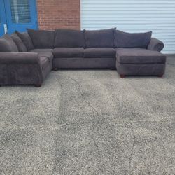 FREE DELIVERY *** 3 PC Sectional Sofa