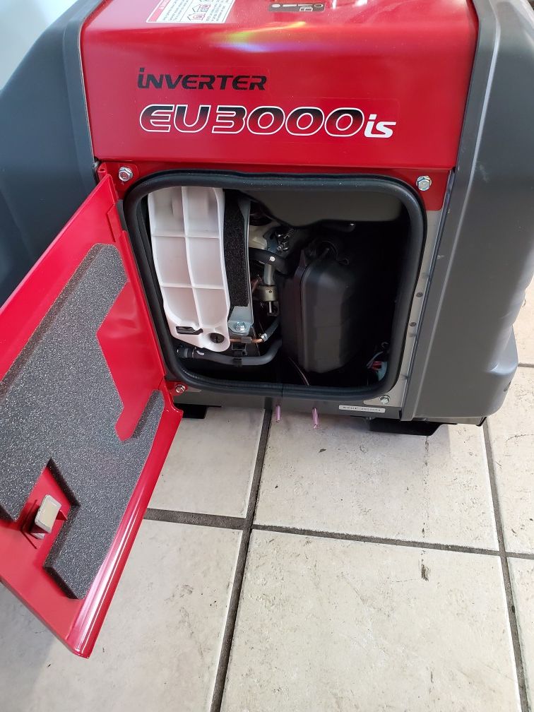 Honda EU3000is inverter generator key start for Sale in El Monte, CA